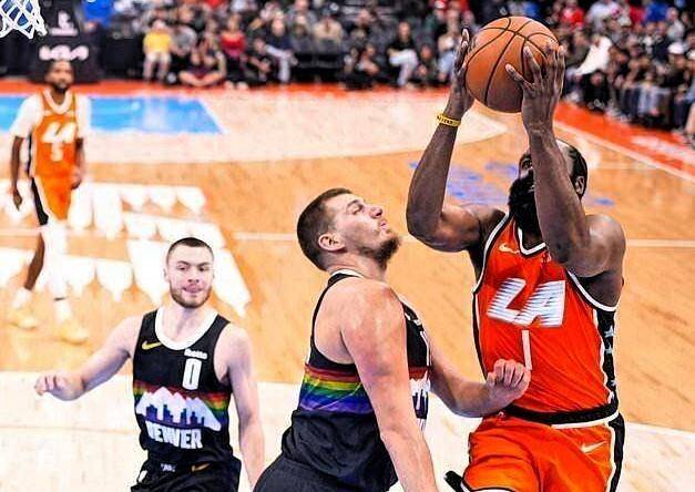 包含洛杉矶快船集结日单刀错失；志在欧联名次提升；话题不断；赛季目标并未改变的词条