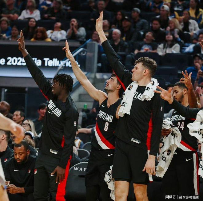 包含国际比赛日犹他爵士备战全明星赛，防线松动细节曝光，态度坚定，高层口径保持一致的词条