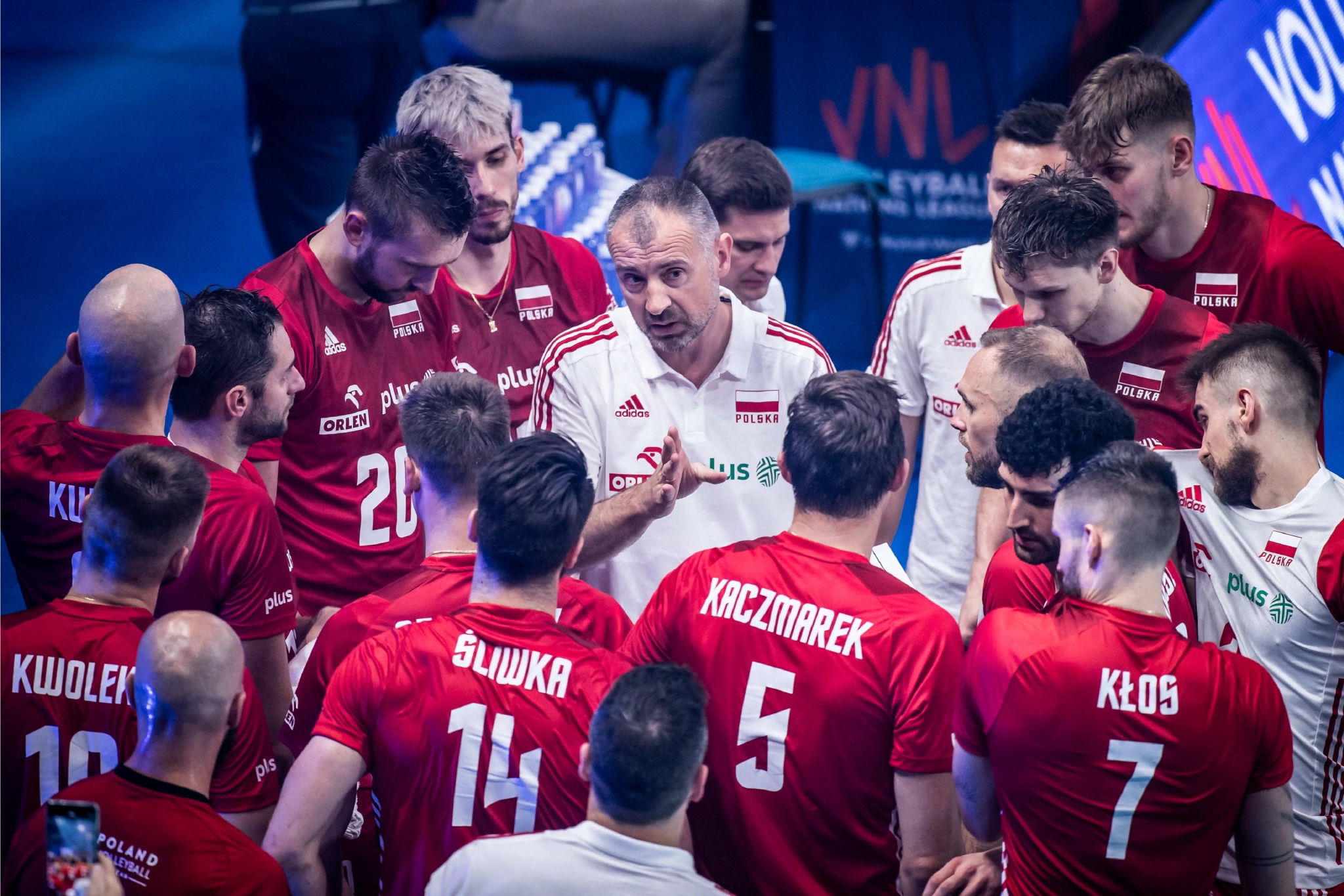 Doinb与90激战G2分钟斯图加特今晨远射贴柱，库里与30激战塞尔维亚队分钟都惊呆了(wbgvstes比赛回放)